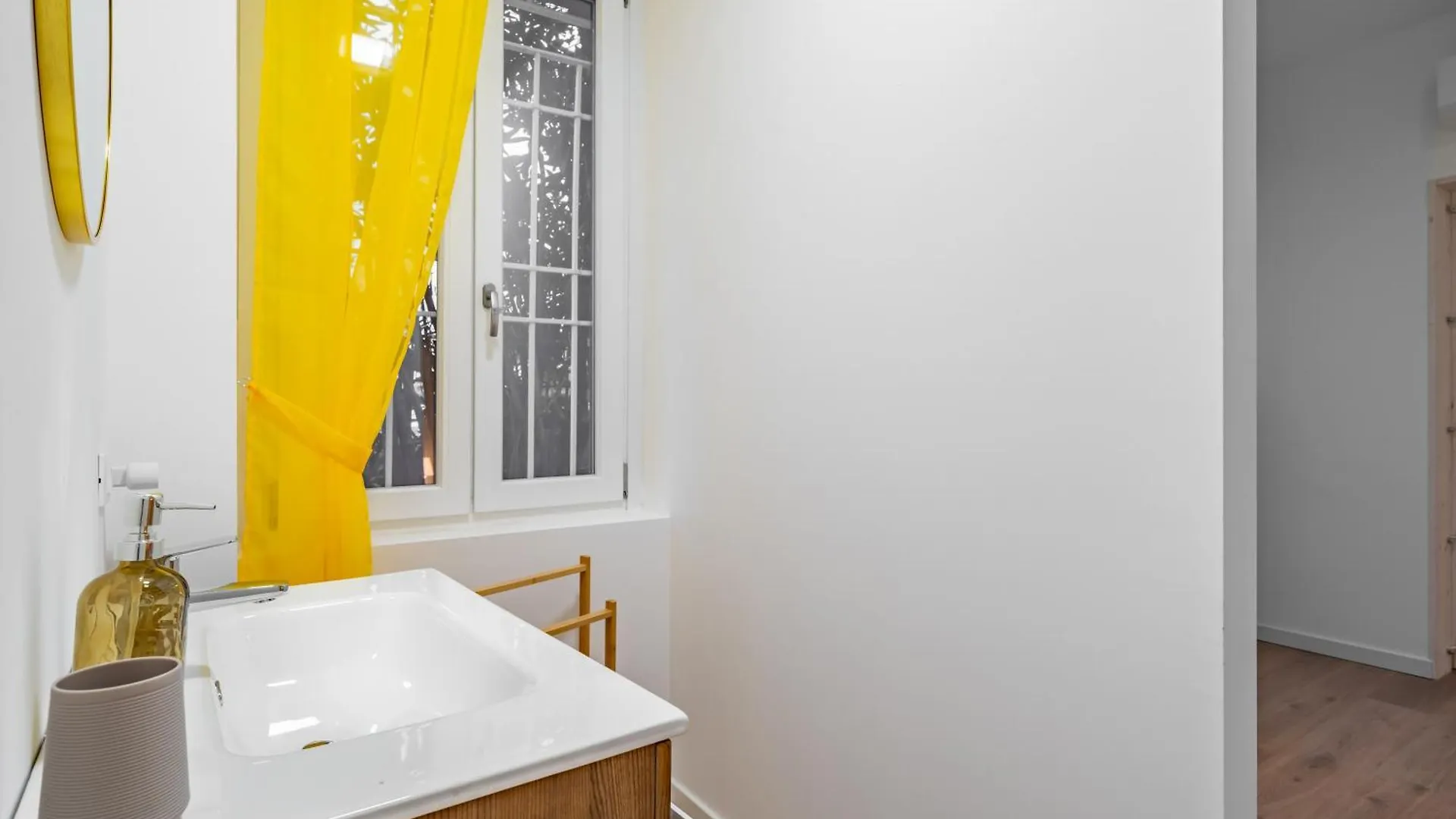 Cascina Conicchio - Metro Station - By Host4U Apartment Brescia