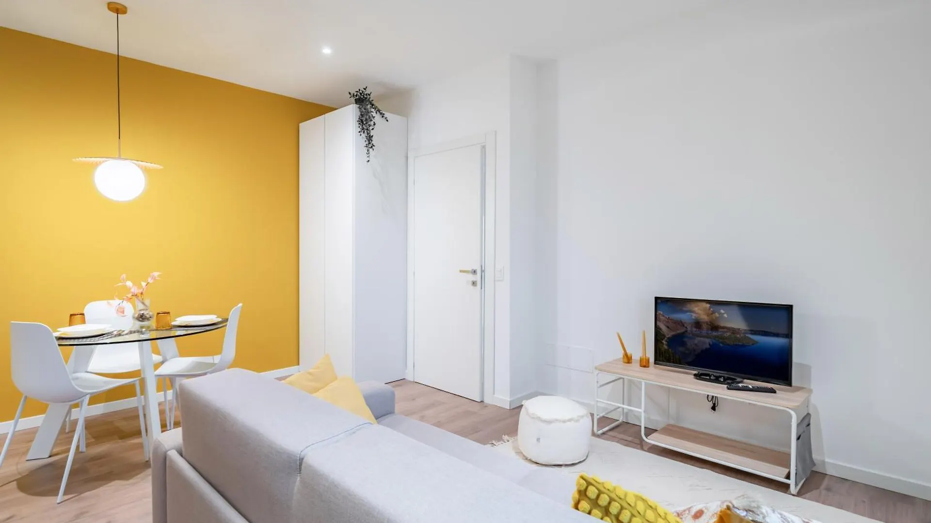 Cascina Conicchio - Metro Station - By Host4U Apartment Brescia 0*,  Italy
