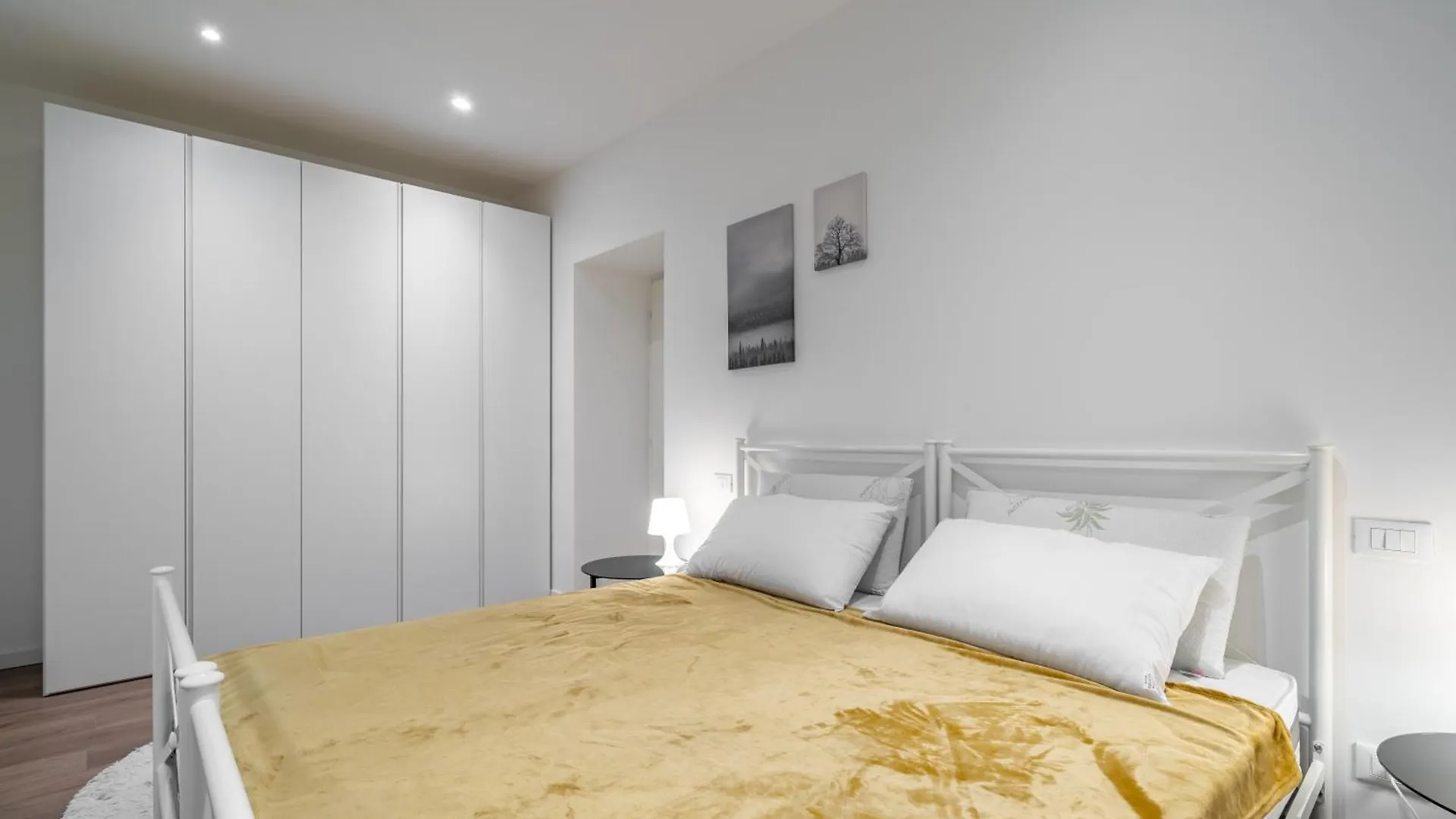 Cascina Conicchio - Metro Station - By Host4U Apartment Brescia 0*,  Italy