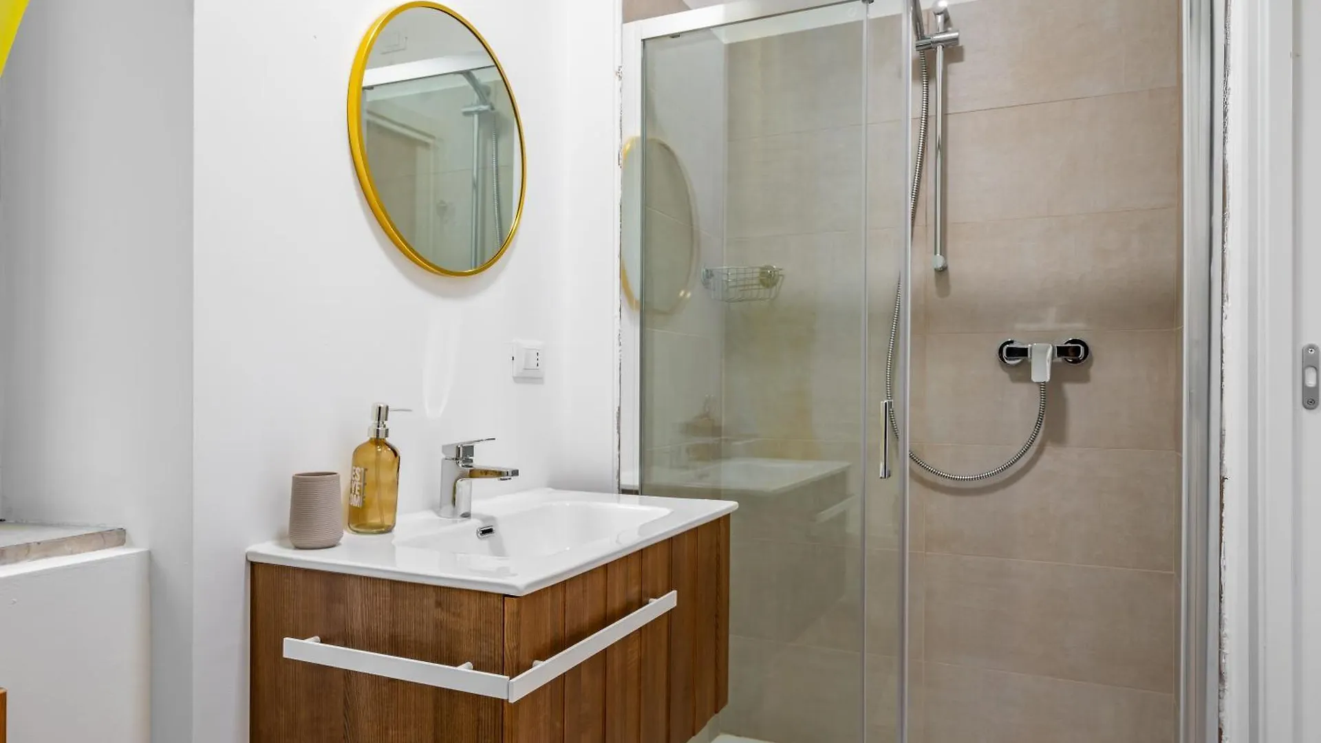 Cascina Conicchio - Metro Station - By Host4U Apartment Brescia
