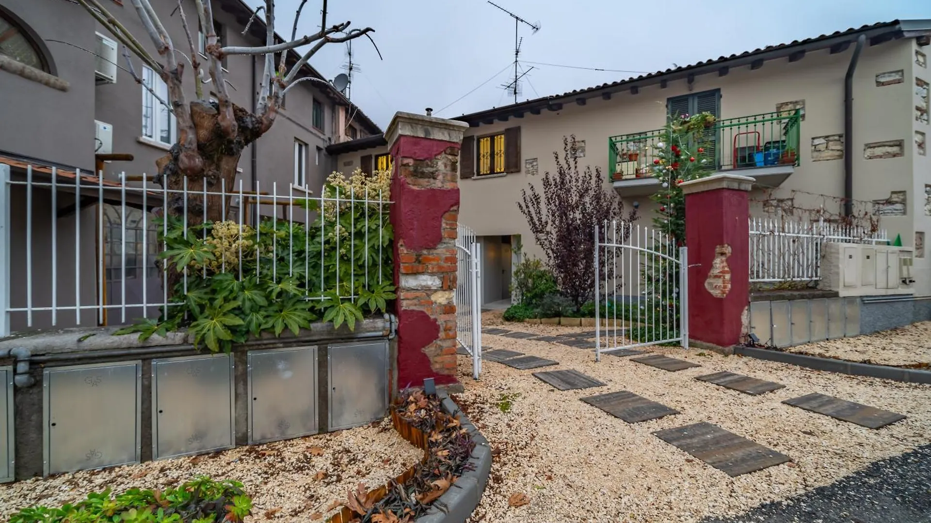 Cascina Conicchio - Metro Station - By Host4U Apartment Brescia